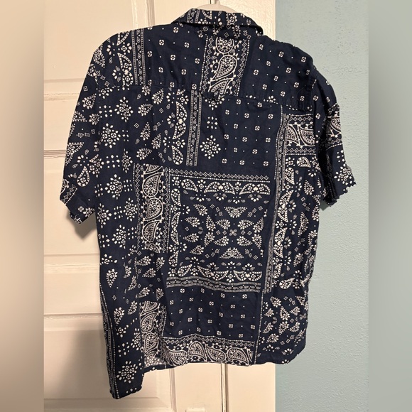 Duluth Trading Co. Navy Blue Bandana Paisley Print Short Sleeve Button Down - Picture 4 of 4
